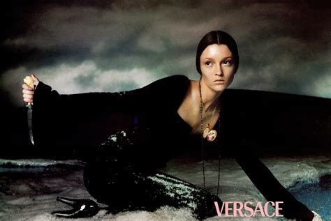 versace 1998 campaign|CAMPAIGNS: VERSACE FW 1998 .